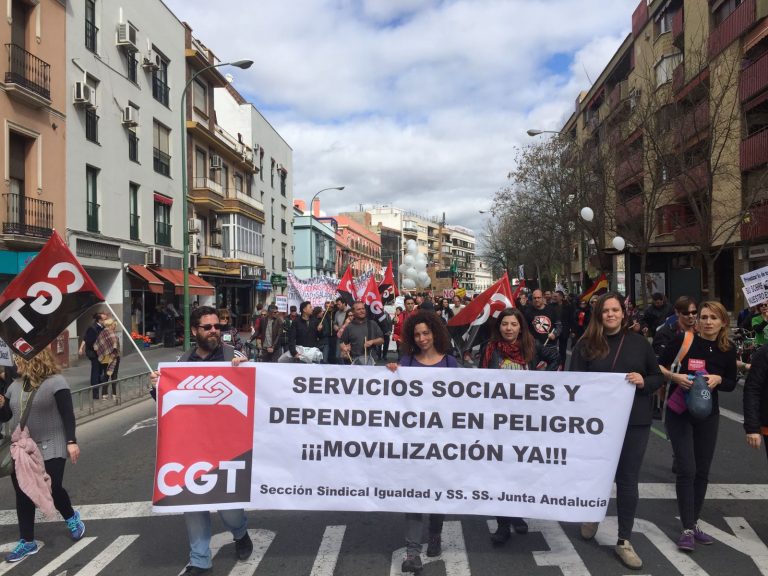 CGT cuestiona la medida anunciada por Díaz para la reducción de las listas de espera de la Dependencia