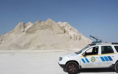 Muere un trabajador de 29 años en el puerto Almería enterrado en yeso