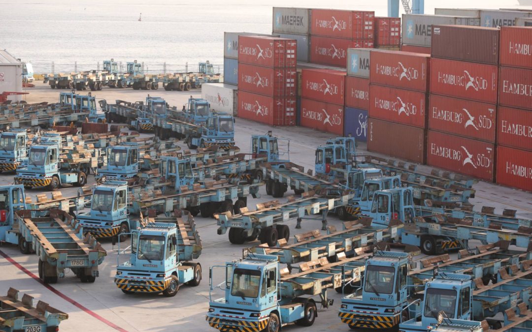 Los estibadores paran los puertos