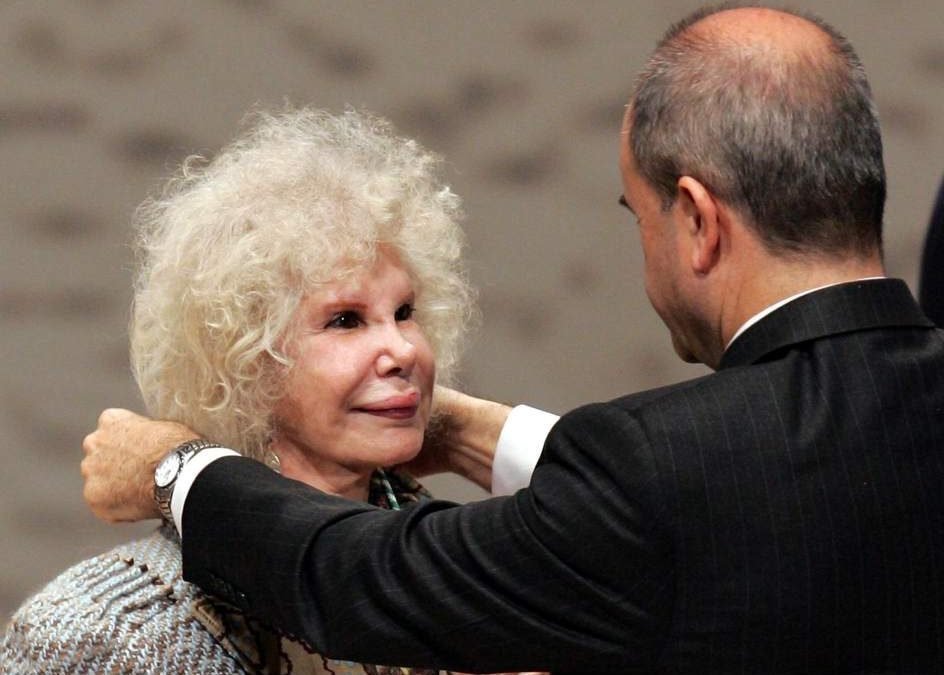 De aquellos polvos, estos lodos