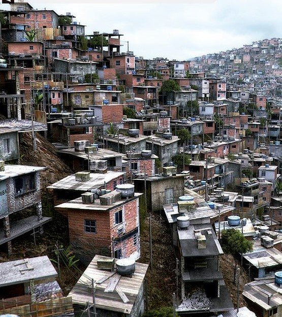 Extractivismo urbano y ciudades miseria