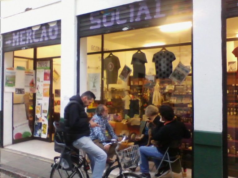 Distribución y consumo transformador: la experiencia de La Tejedora, “mercao social” de Córdoba