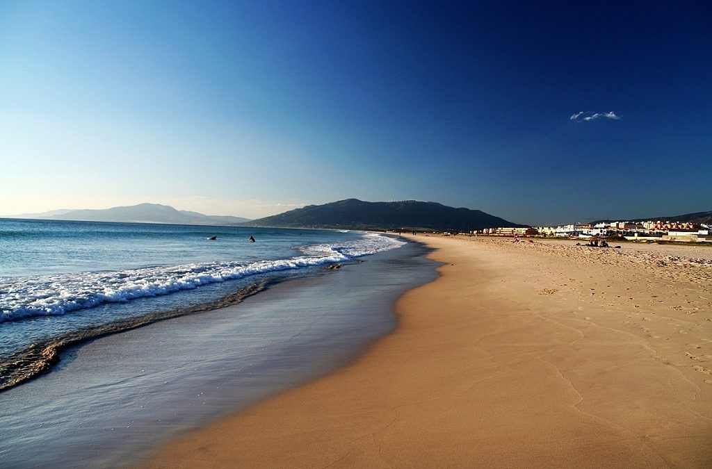 Alerta en Tarifa: el ladrillo amenaza la playa de Los Lances