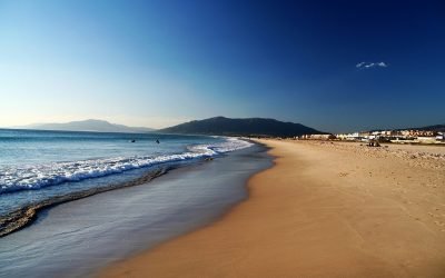 Alerta en Tarifa: el ladrillo amenaza la playa de Los Lances