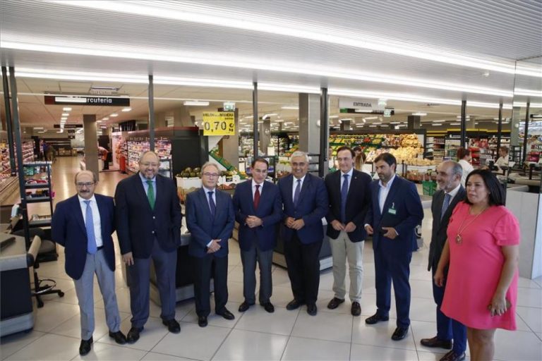 Junta, CEA y Mercadona se unen para impulsar la innovación y, de paso, a la empresa de distribución valenciana