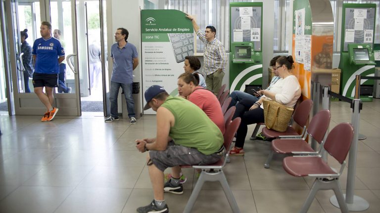 Aumenta el número de personas desempleadas en agosto