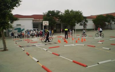 RACC y ciclistas: dos modelos de educación vial
