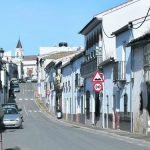 hombre-camina-principal-Navas-Concepcion_1336976725_96574911_667x375