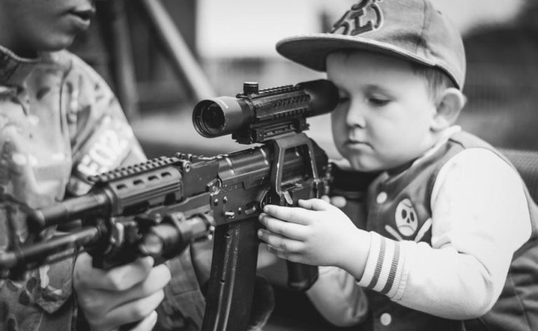 Nos preparan para la guerra, y parece que no nos enteramos