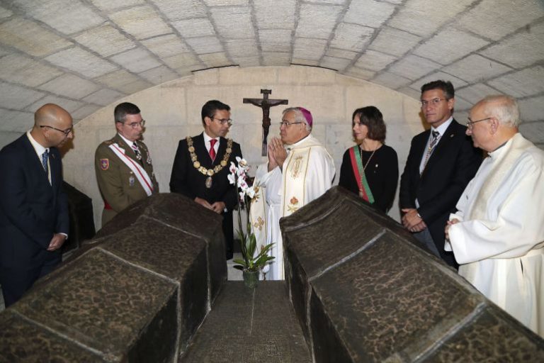 Toma de Granada: de la República al Régimen del 78