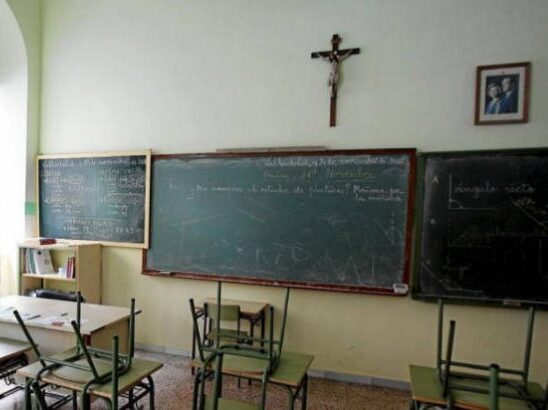 las-propuestas-del-psoe-para-la-clase-de-religion-696x410