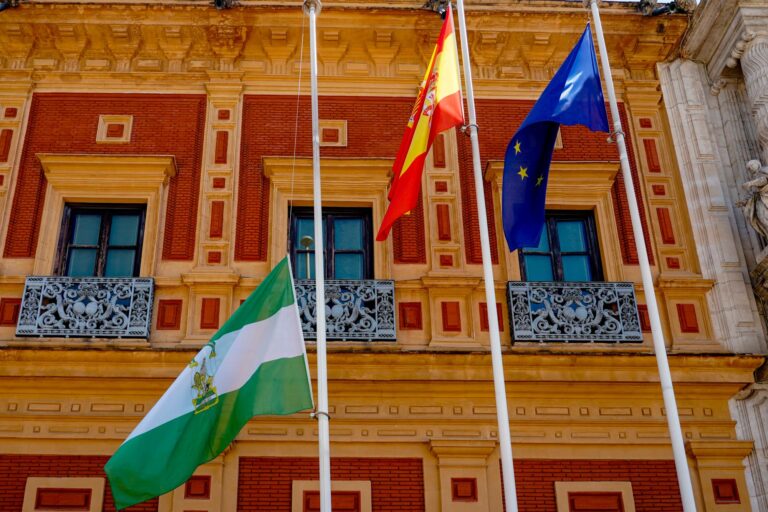 Andalucía de luto por Isabel II