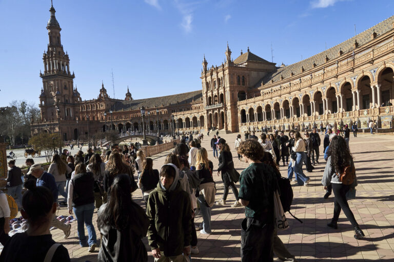 Plaza de España. Cierre en falso de la turistificación
