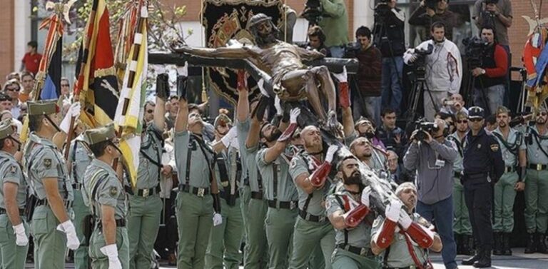 El confesionalismo militarista se desboca en semana santa